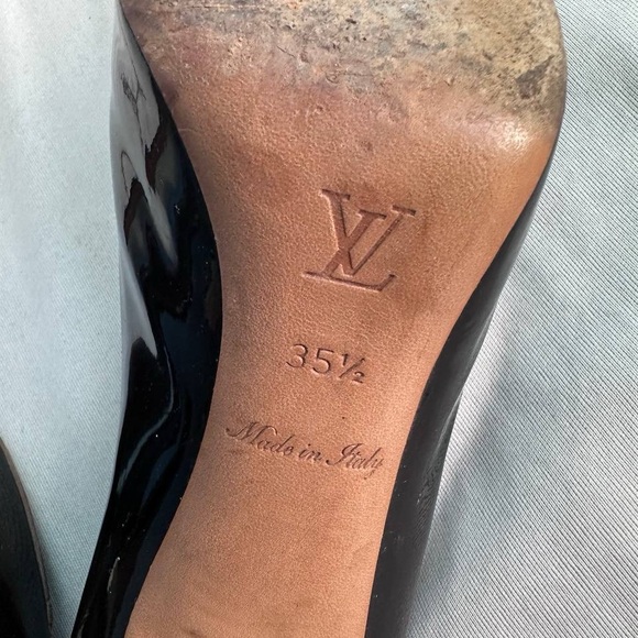 Louis Vuitton Patent leather heels 35 1/2 - Picture 9 of 9